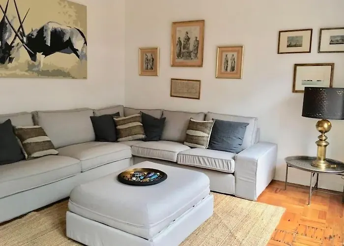 Charming Terrace Flat Center And Trendy Location *