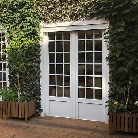Daire Charming Terrace Flat. & Trendy Location. *