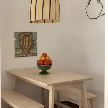Daire Charming Terrace Flat. & Trendy Location. Lisboa