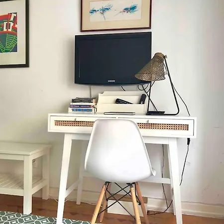 Charming Terrace Flat. & Trendy Location. Daire Lisboa