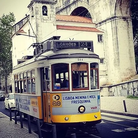 Charming Terrace Flat Center And Trendy Location *