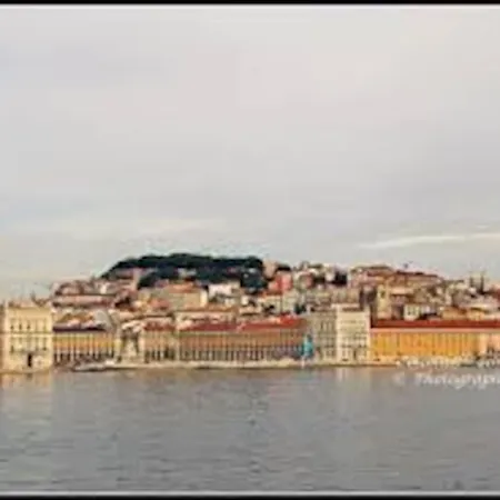 Charming Terrace Flat Center And Trendy Location Lisbona