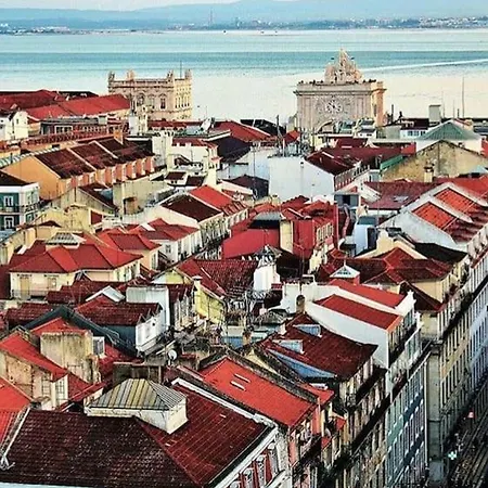 Charming Terrace Flat Center And Trendy Location Lisbona