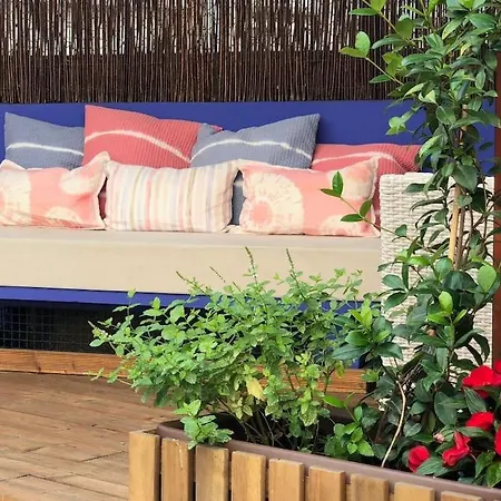 Charming Terrace Flat Center And Trendy Location