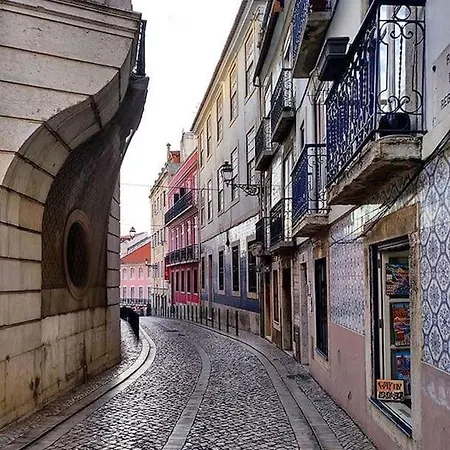 Charming Terrace Flat Center And Trendy Location * Lisbona