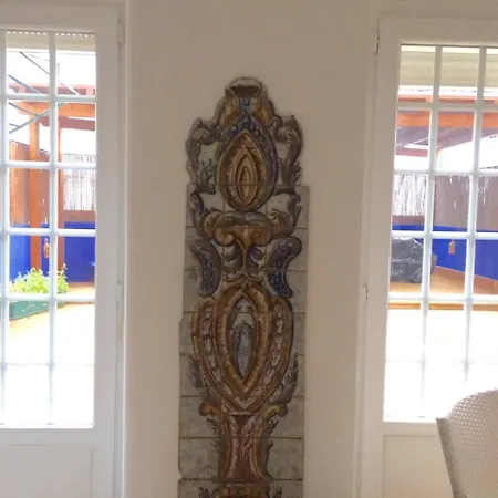 Charming Terrace Flat. & Trendy Location. * Lizbona