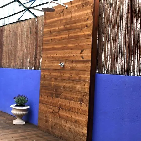 Charming Terrace Flat. & Trendy Location. 公寓