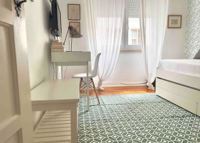 Charming Terrace Flat Center And Trendy Location *