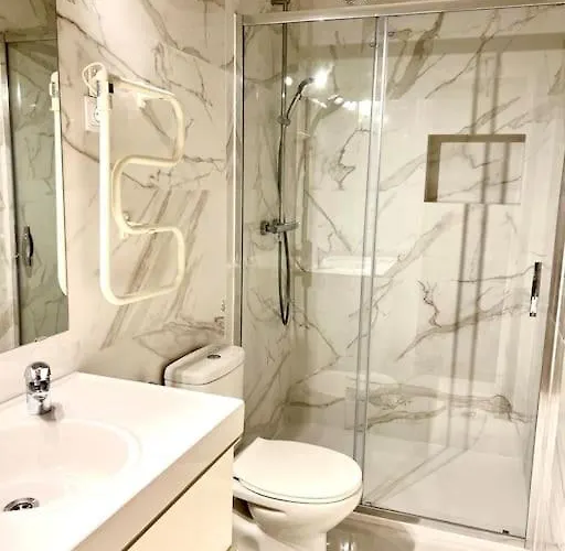 Charming Terrace Flat Center And Trendy Location Apartman *