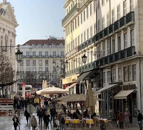 Charming Terrace Flat Center And Trendy Location * Lisboa