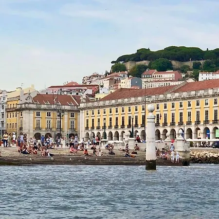 Appartement Charming Terrace Flat Center And Trendy Location Lissabon